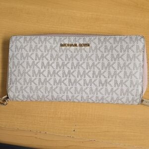 Michael Kors Monogram Wallet in Gray and Pink